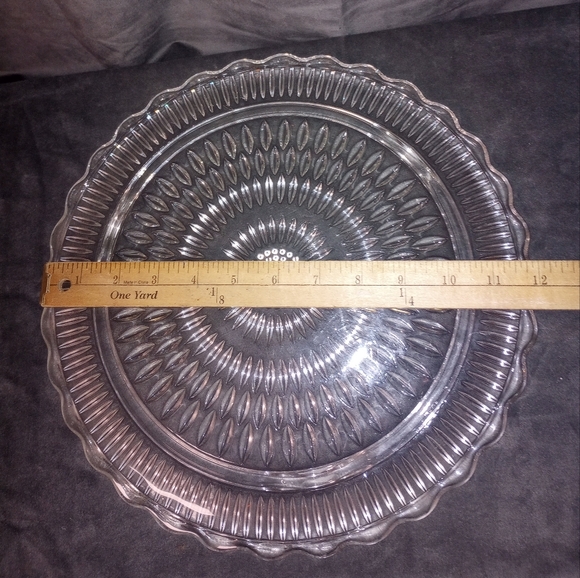 Vintage Federal Glass Sunflower Pattern Footed Cake Plate Size 12 in EUC - Picture 7 of 8